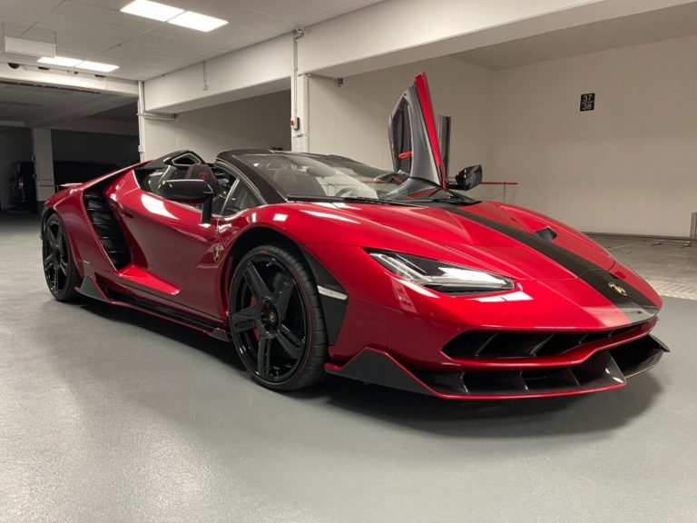 Се продава Lamborghini Centenario Roadster со изминати само 71 км.