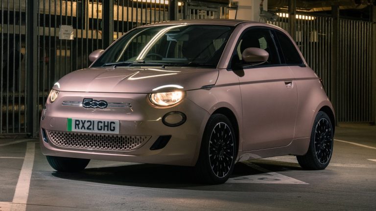 Fiat 500e лидер на пазарот на EV градски автомобили втора година по ред