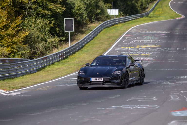 Новиот Taycan за 26 секунди побрз на Nordschleife од актуелната верзија