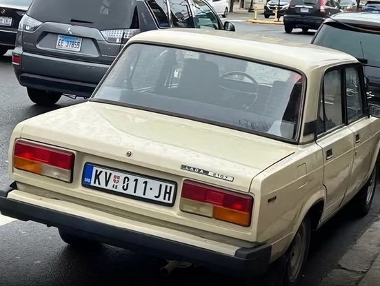 Lada во Чикаго со KV таблички е хит на мрежите