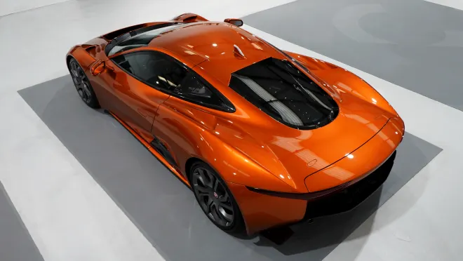 Еден Jaguar C-X75 станува легален на јавни патиштата