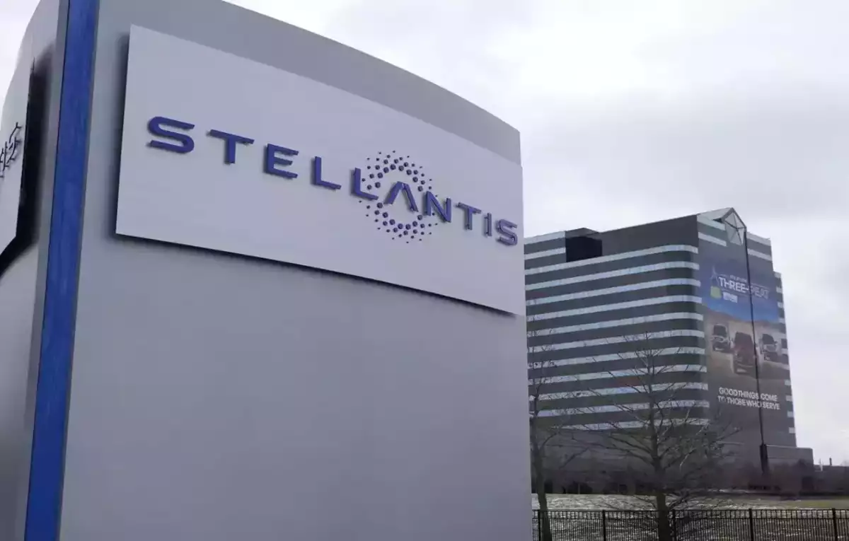 stellantis-signs-deals-to-cut-at-least-2500-jobs-in-italy