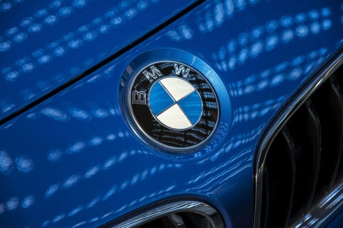 bmw-564950_1920-696x463